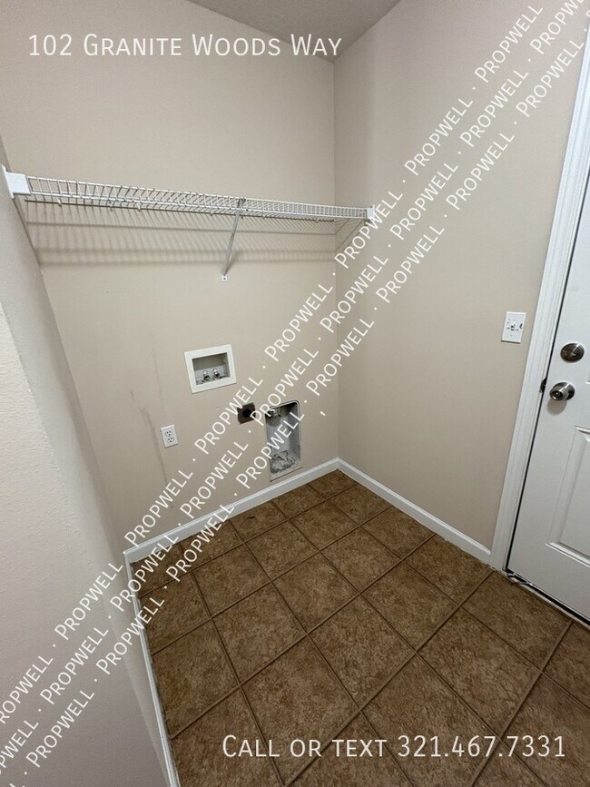 Building Photo - 102 Granite Woods Way