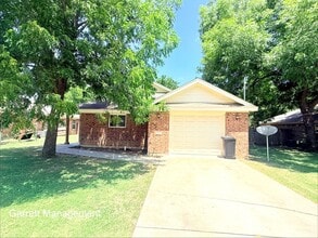 Building Photo - 1203 E Ave G