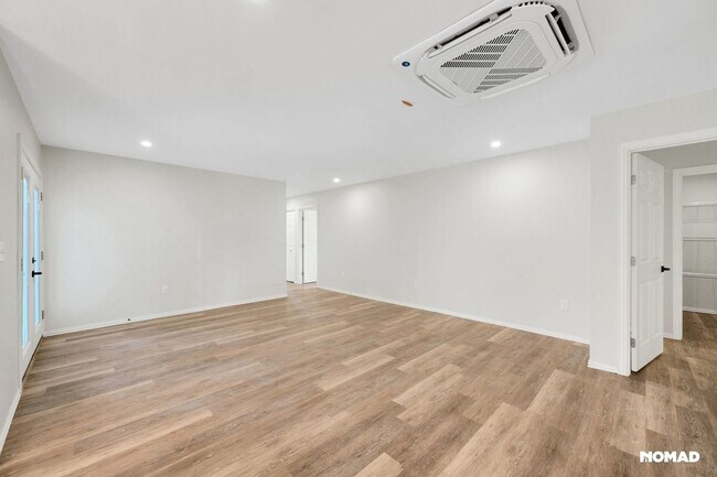 Building Photo - Spacious 5BR House in Glendale