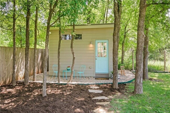 Building Photo - 9505 Southwick Dr