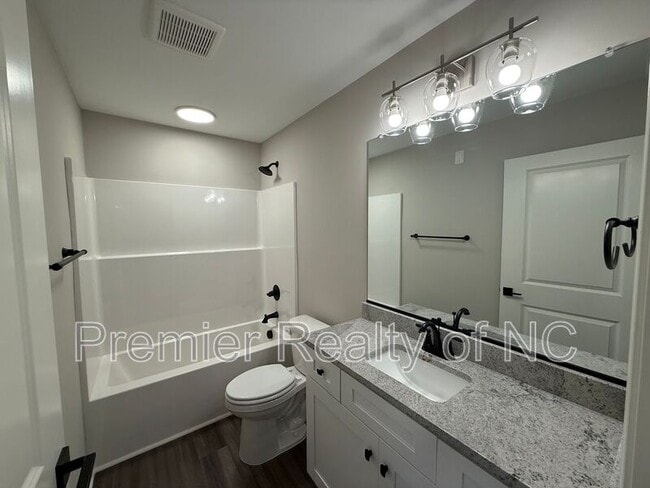 Building Photo - 7085 Hanesbrook Cir