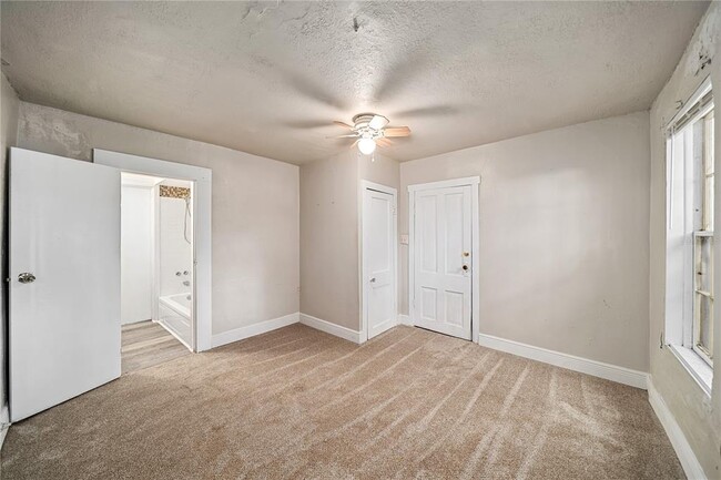 Building Photo - 2113 Harrison Ave