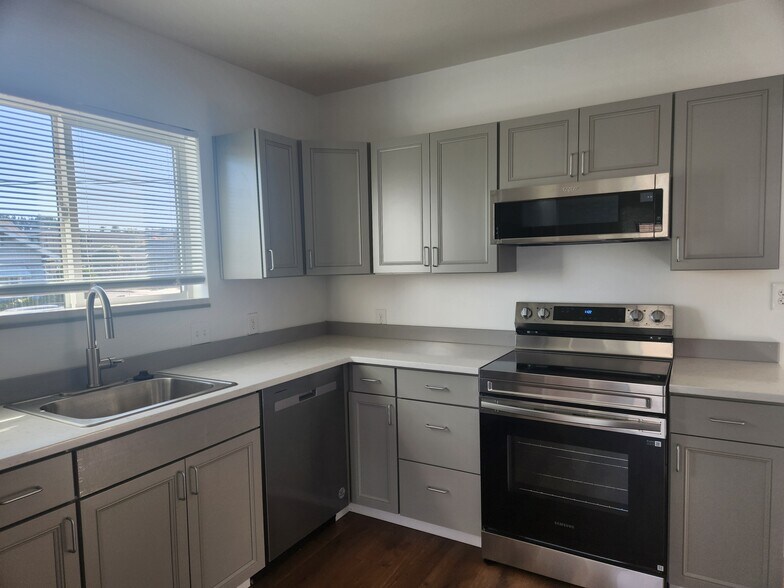 Primary Photo - 405 Williams Ave N
