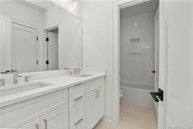 Building Photo - 2 Argento Ln
