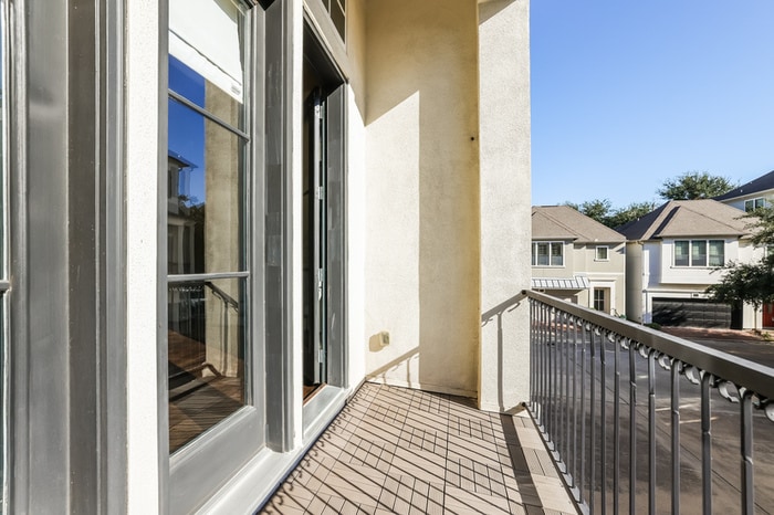 Building Photo - 2207 Hilshire Glen Ct