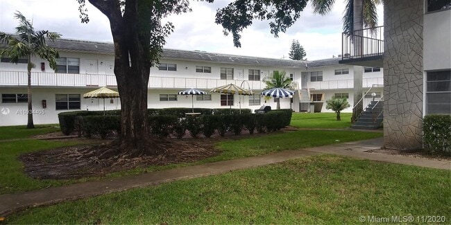Building Photo - 6191 SW 37th St