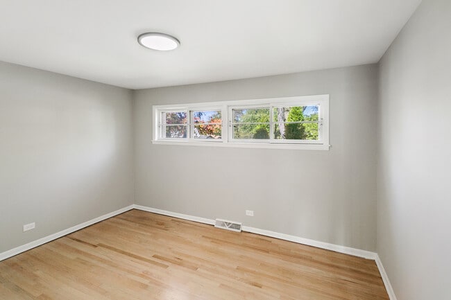 Building Photo - 17135 Highland Ave