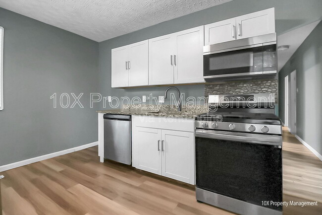 Building Photo - 2918 Azelda St