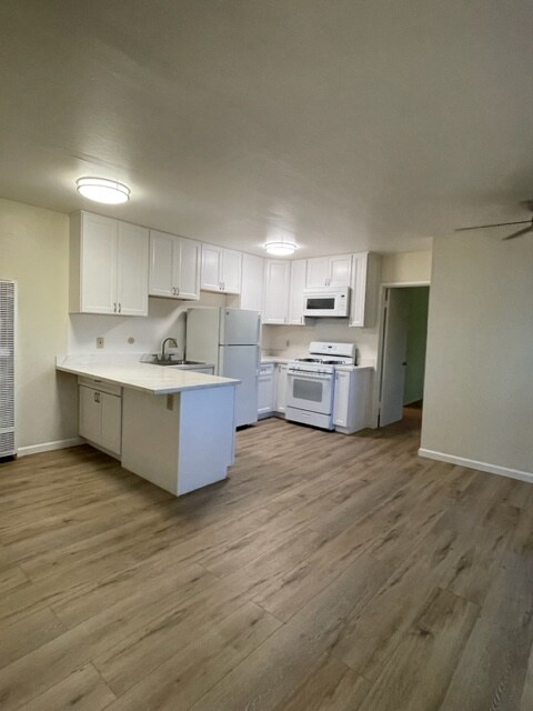 Building Photo - 5412 Claremont Ave