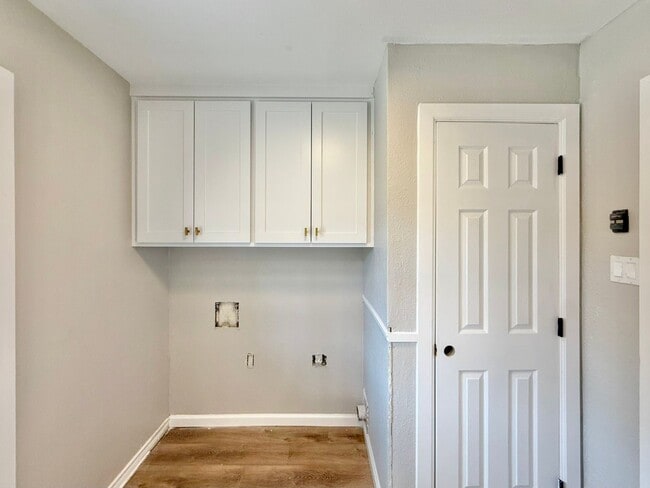 Building Photo - Tour today! Stunning 4-bedroom, 2-bath beauty!