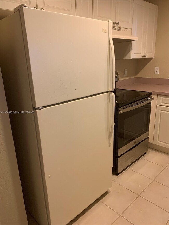 Building Photo - 6572 W Sample Rd