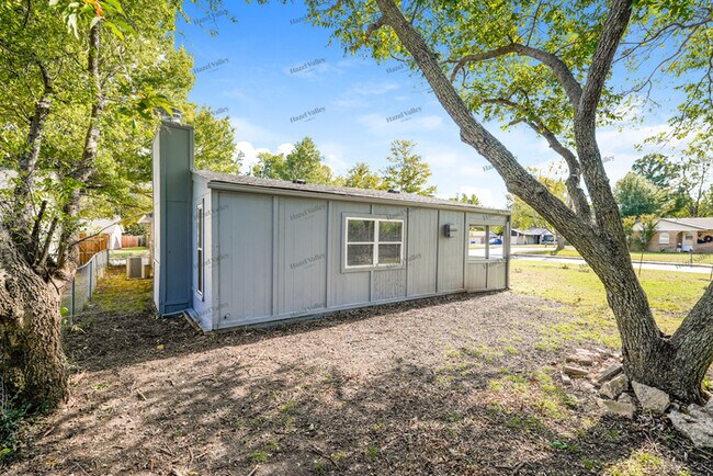 Building Photo - 3024 S Ash Ct