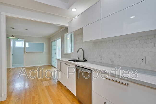 Building Photo - 1630 Alison Ave