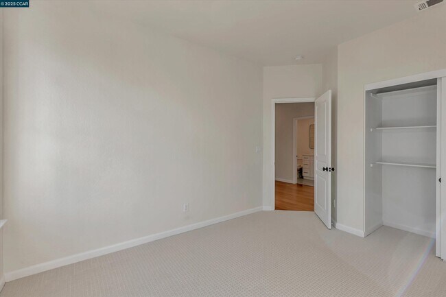 Building Photo - 4719 Golden Bear Dr