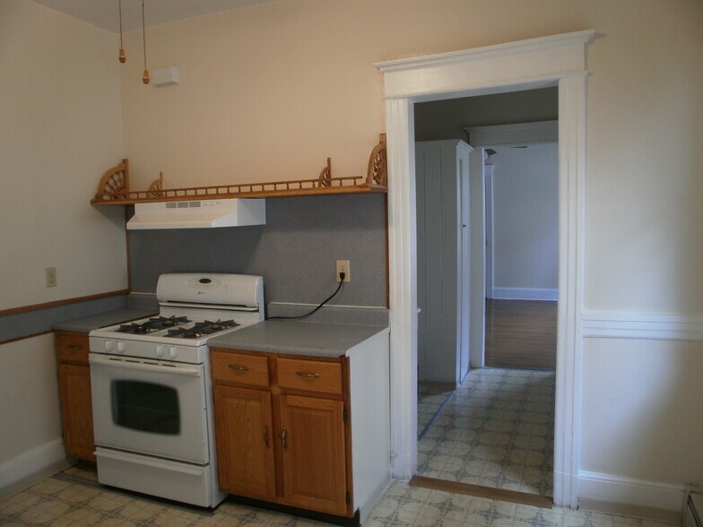 Building Photo - 405 Ellsworth Ave