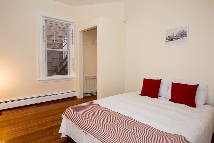 Building Photo - 97 Calumet St