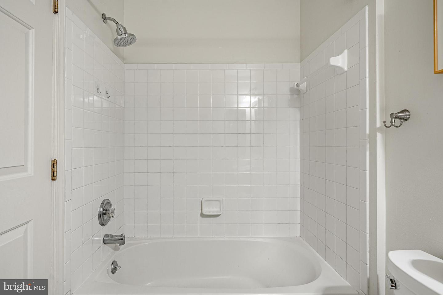 Building Photo - 596 Coach Hill Ct