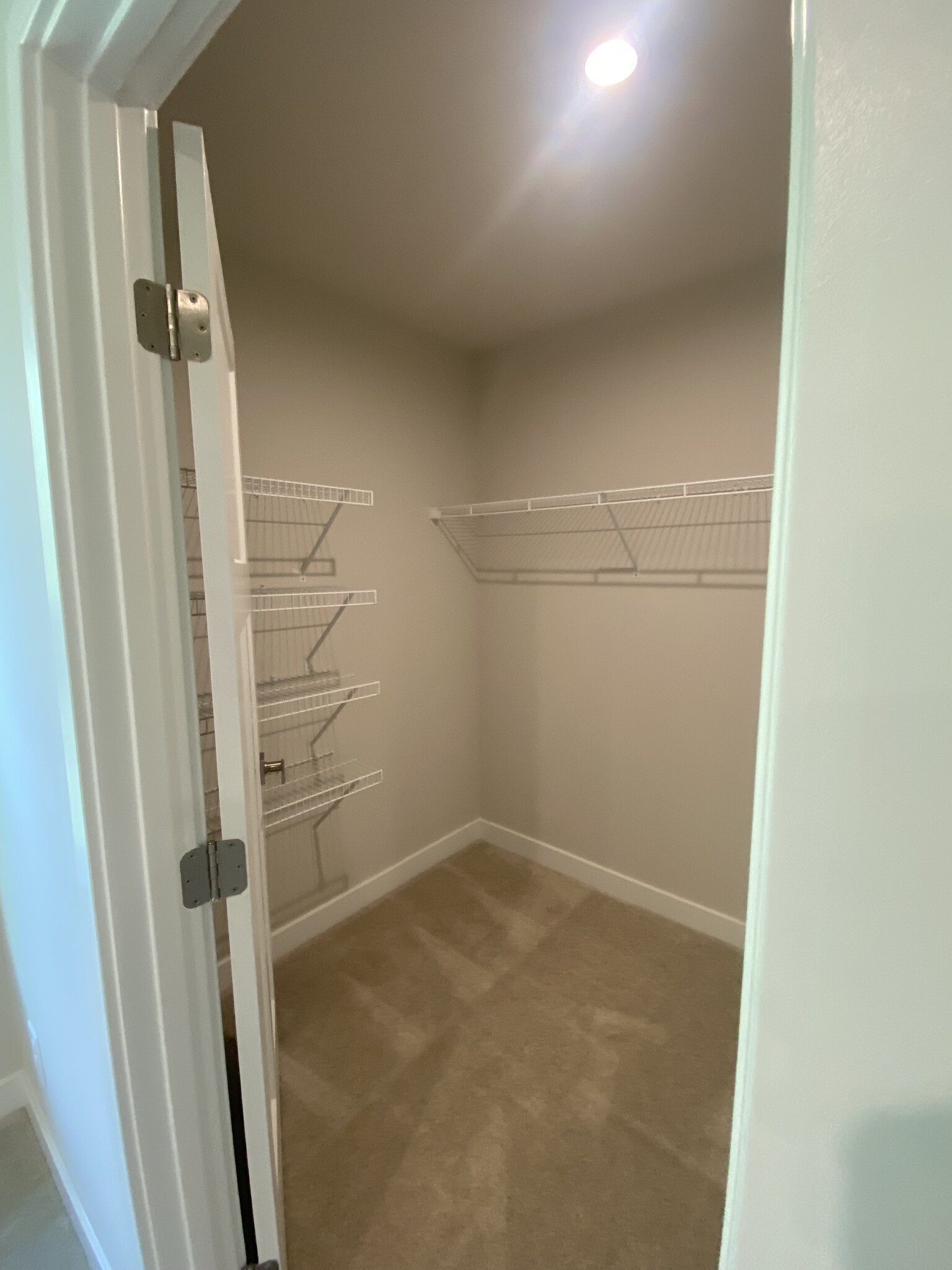 Building Photo - 1343 Crescent Ridge Dr