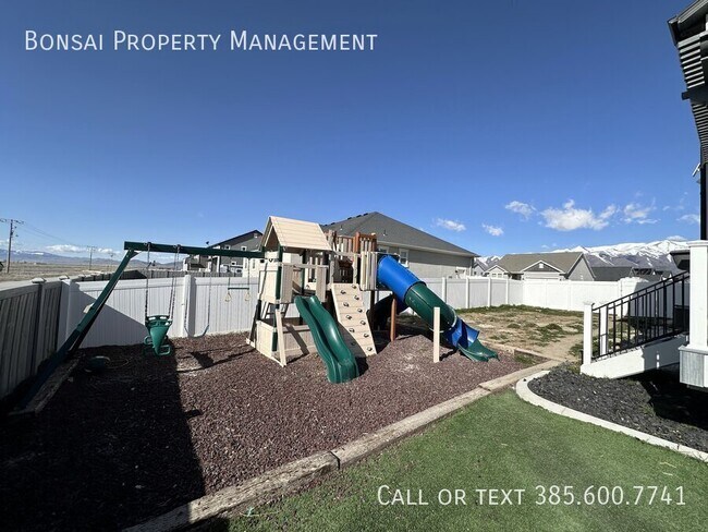 Building Photo - 4554 N Mt Ellen St
