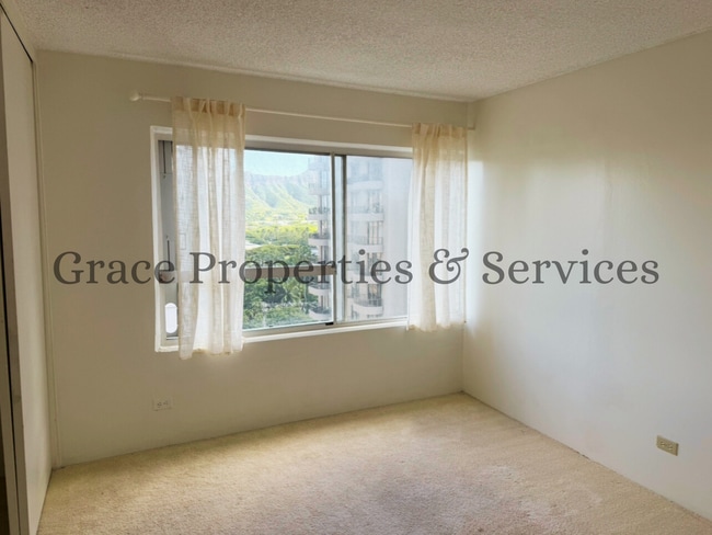 Building Photo - 0036BRU