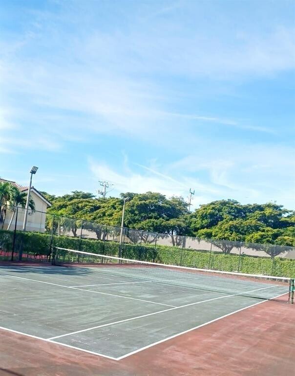 Building Photo - 7630 Westwood Dr