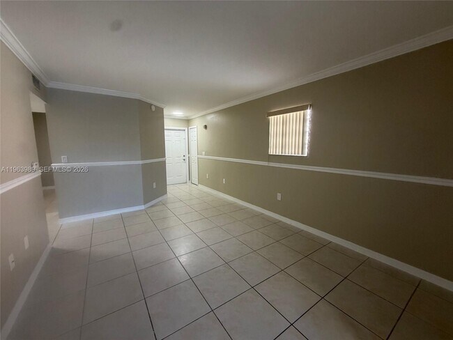 Building Photo - 2731 SE 12th Rd