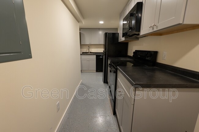 Building Photo - 146 East Ave