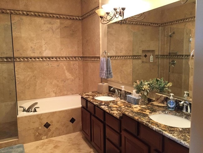 Building Photo - 9715 N Azure Ct