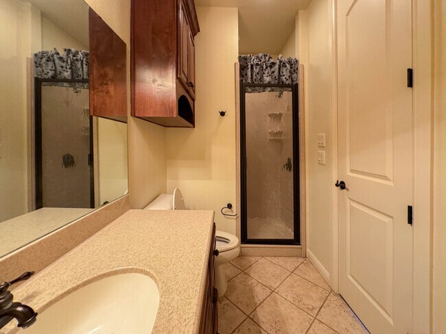 Building Photo - 1559 E Blackjack Rd E