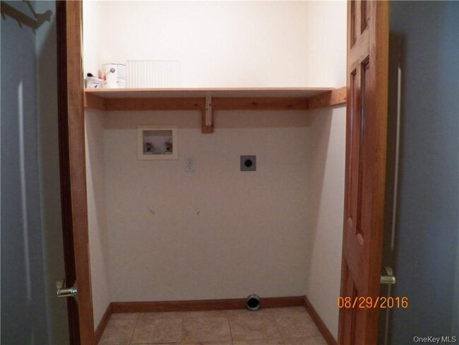 Building Photo - 35 Acampora Dr