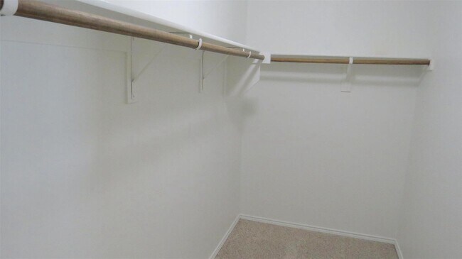 Building Photo - Open Floorplan in Fort Worth