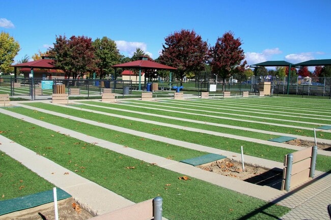 Building Photo - 725 E Wakely St