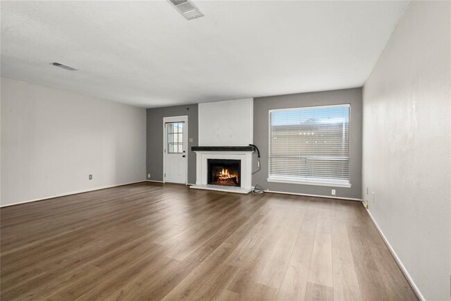 Building Photo - 6652 Montauk Dr