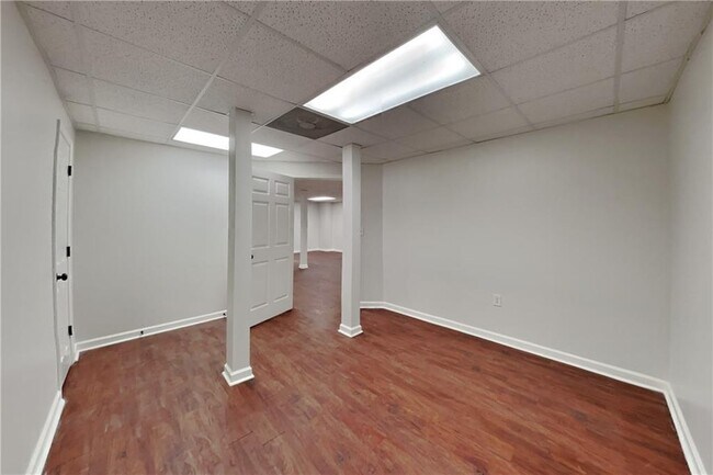 Building Photo - 339 Warrenton Dr