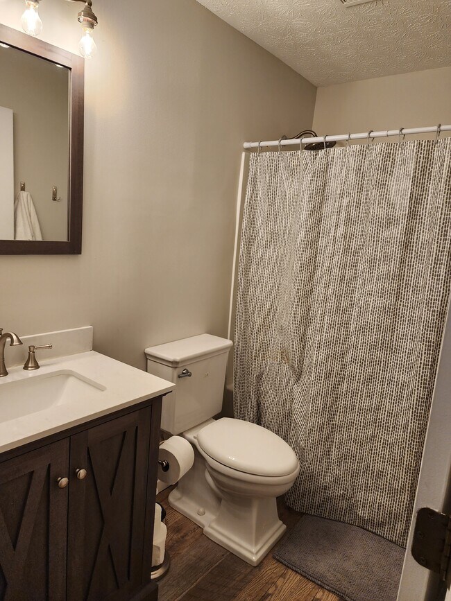 Building Photo - 1146 Deercreek Dr