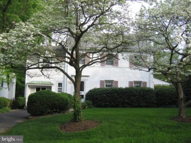 Building Photo - 9405 Locust Hill Rd