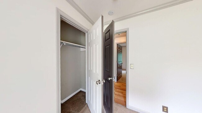 Building Photo - 107 Nimitz Cir