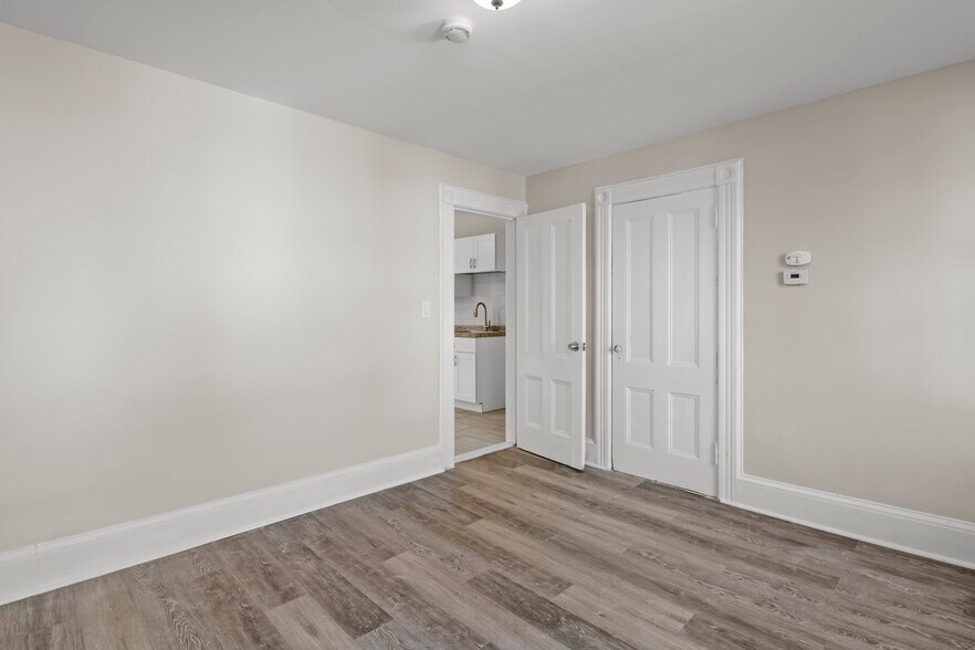 Building Photo - 202 N 1st St