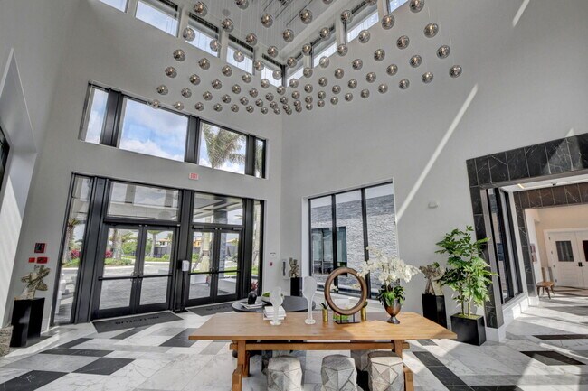 Building Photo - 17112 Aquavera Way