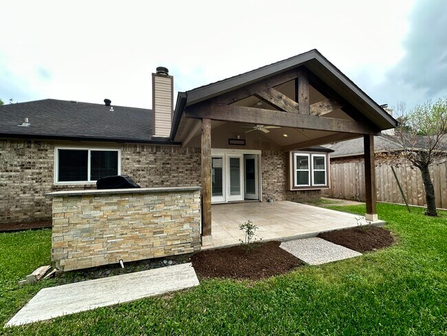 Building Photo - 3727 Bartons Ln