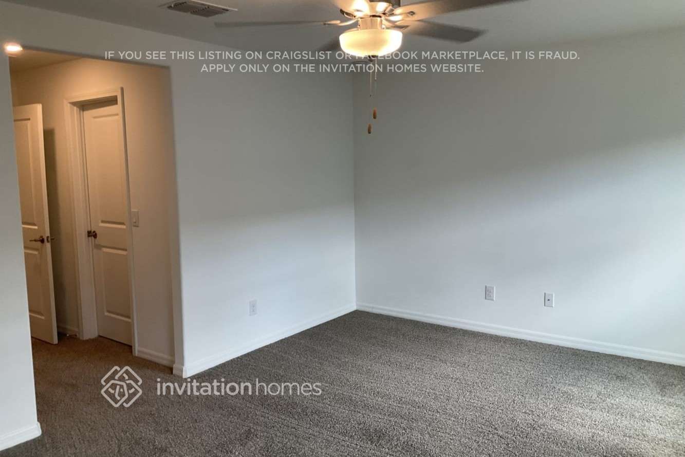 Building Photo - 8286 Crescent Oaks Dr