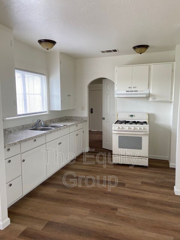 Building Photo - 33297 Rd 162