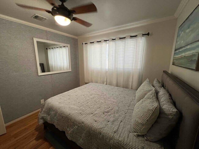 Building Photo - 5001 Whitney Ave