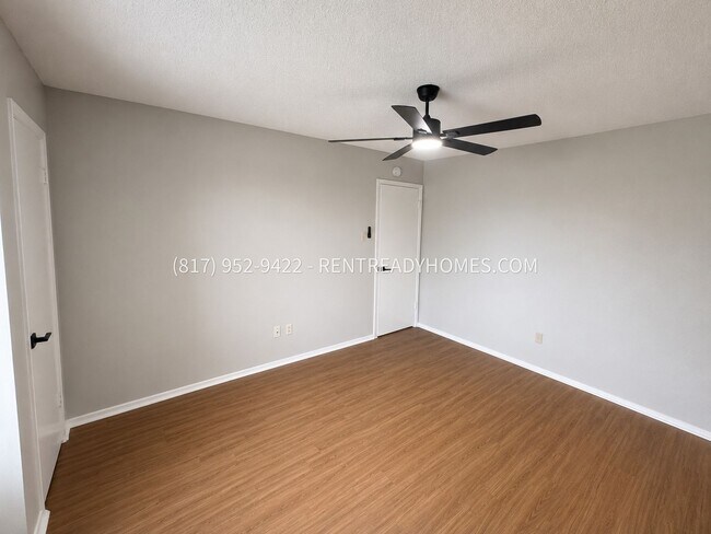 Building Photo - 6052 Holiday Ln