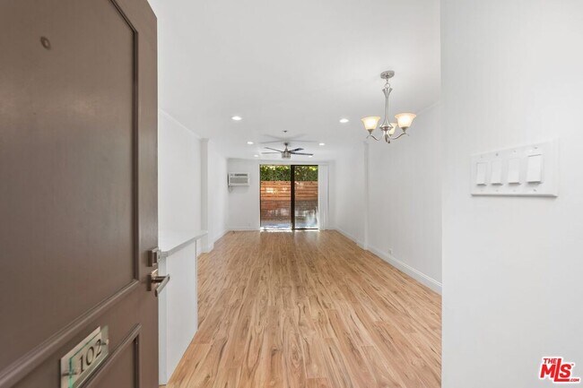 Building Photo - 1440 Veteran Ave