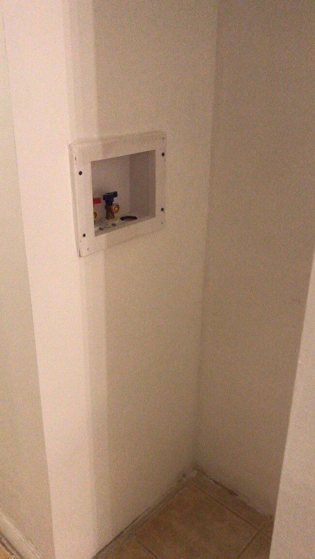 Building Photo - 3901 Pinkney Rd