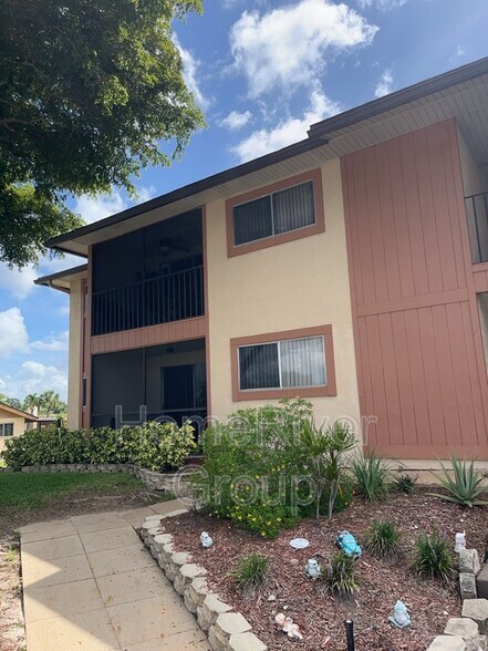 Building Photo - 6498 Royal Woods Dr