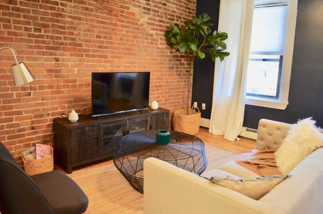 Building Photo - 30 E Springfield St