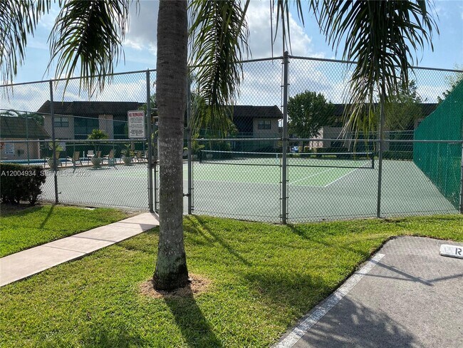 Building Photo - 10633 NW 10th St