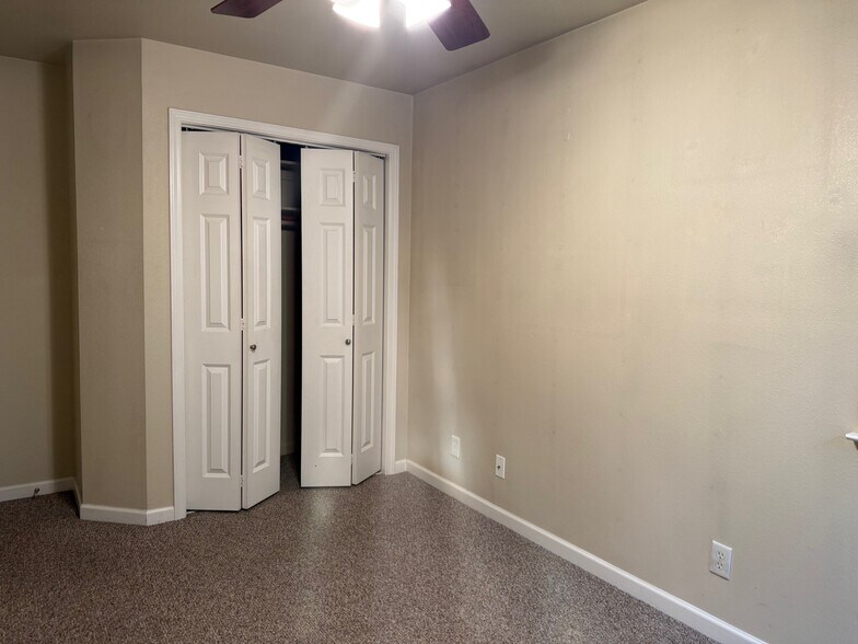 Building Photo - 1440 Laburnum Ave